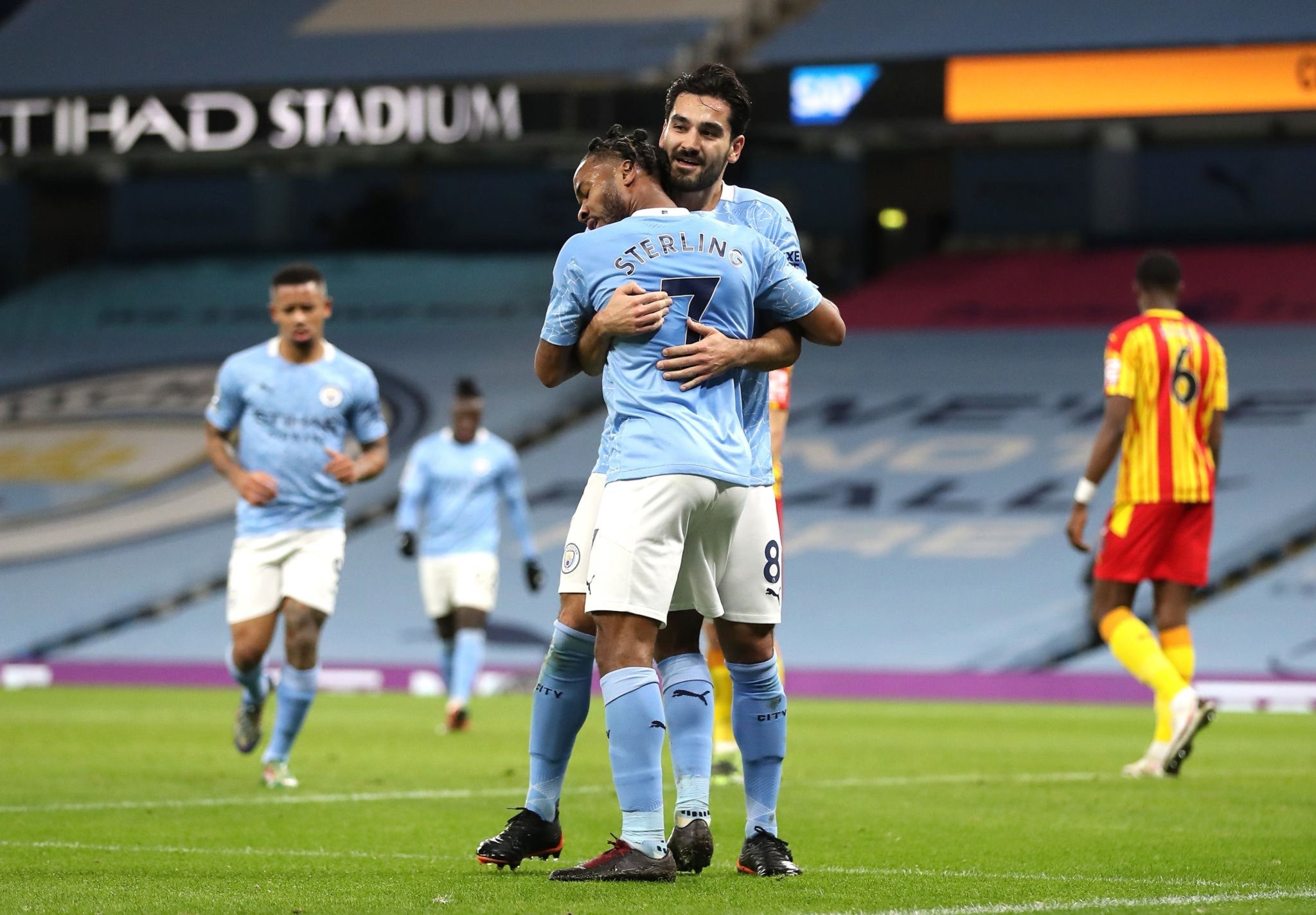 以刚刚从莱 以刚刚从莱